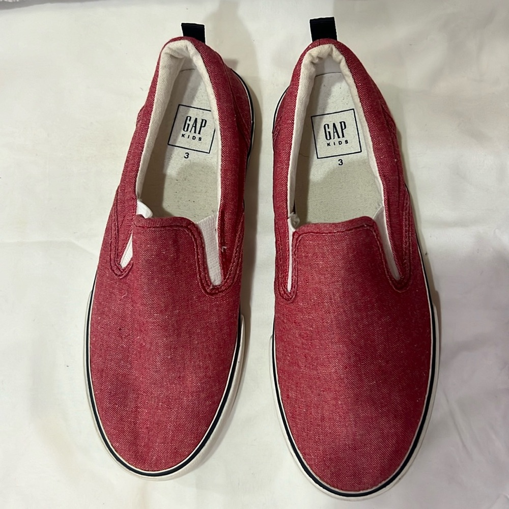 Gap Slips-on